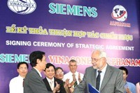 Lễ ký kết hợp đồng.
